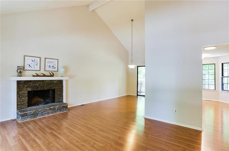12708 W 108th St, Overland Park, KS 66210