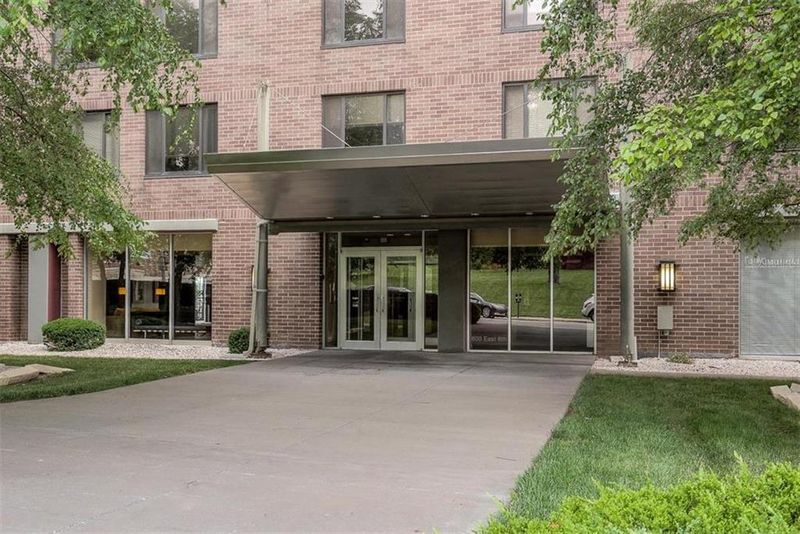 600 E 8th St #4O, Kansas City, MO 64106