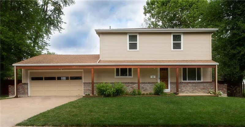 633 S Edgemere Dr, Olathe, KS 66061
