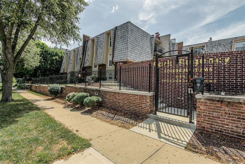 3606 Gillham Rd #22, Kansas City, MO 64111