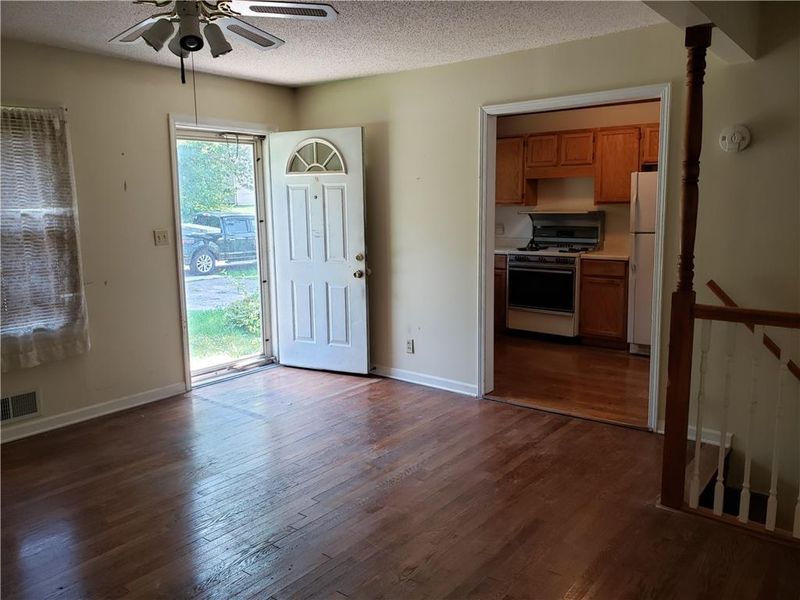 5506 E 100th Ter, Kansas City, MO 64137