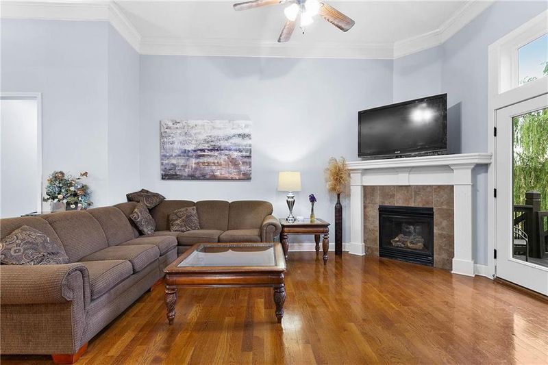 1805 E 127th Ter, Kansas City, MO 64146