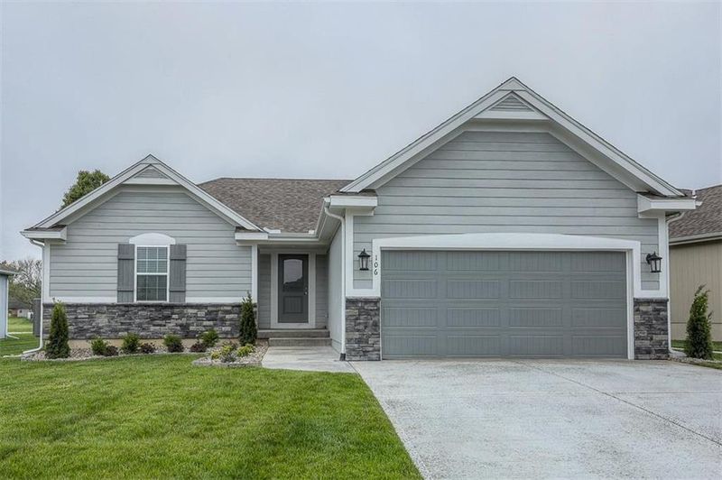 22620 Bailey St, Peculiar, MO 64078