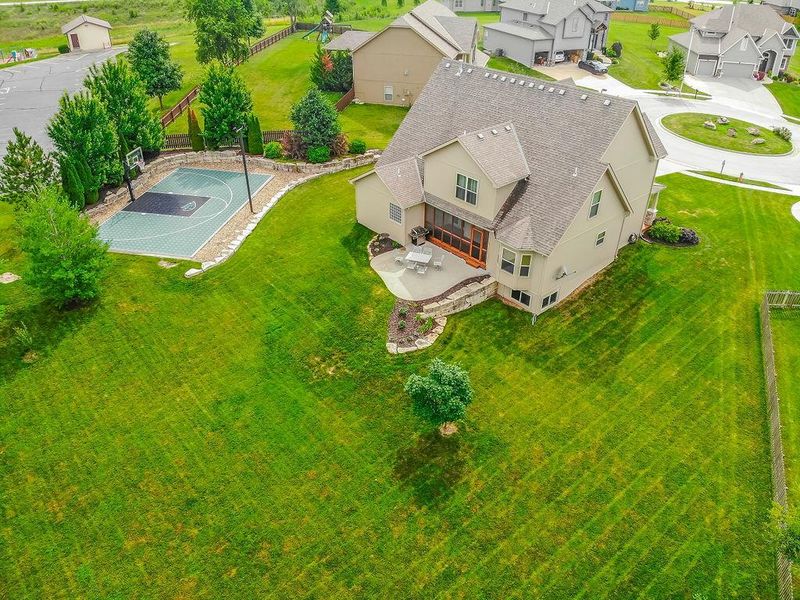 9422 N Wayne Ct, Kansas City, MO 64155