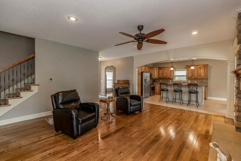 9422 N Wayne Ct, Kansas City, MO 64155