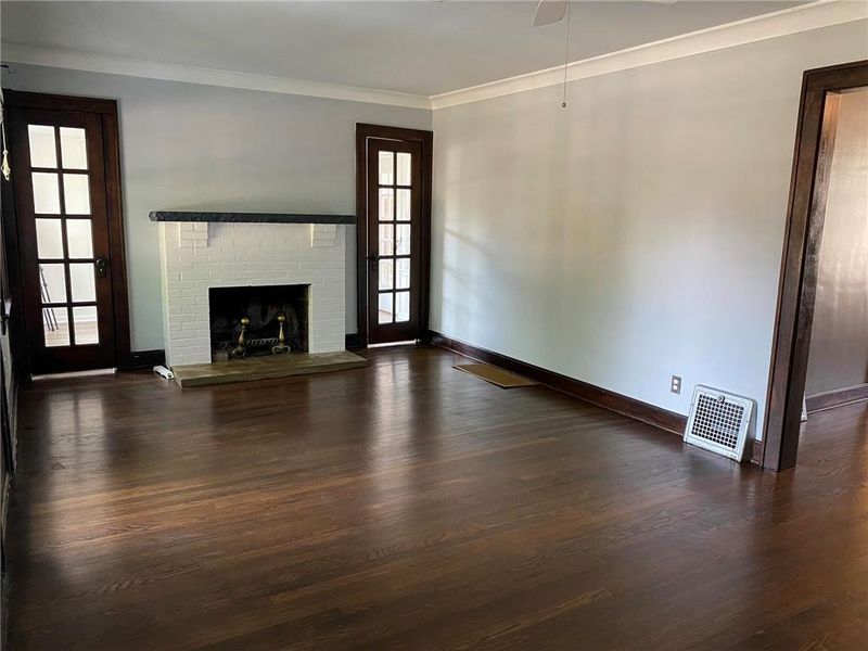 303 E 66th Ter, Kansas City, MO 64113