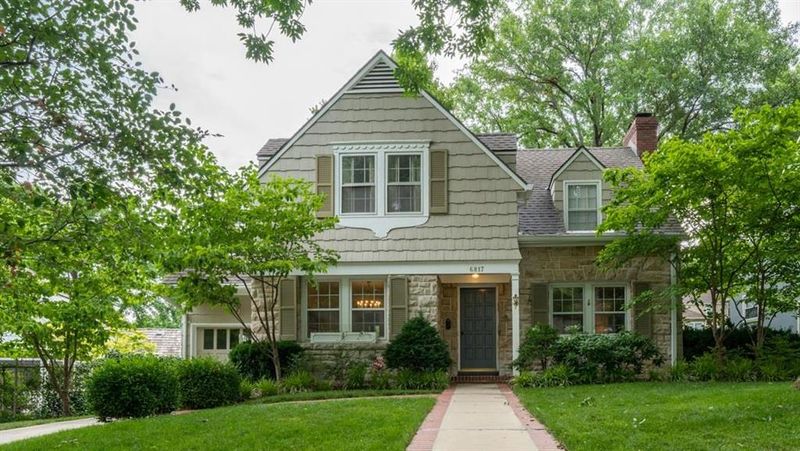 6817 Cherry St, Kansas City, MO 64131