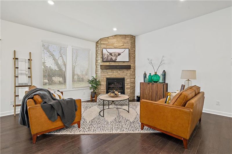 1602 Grandshire Dr, Raymore, MO 64083