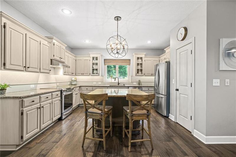 16249 Juniper St, Overland Park, KS 66085