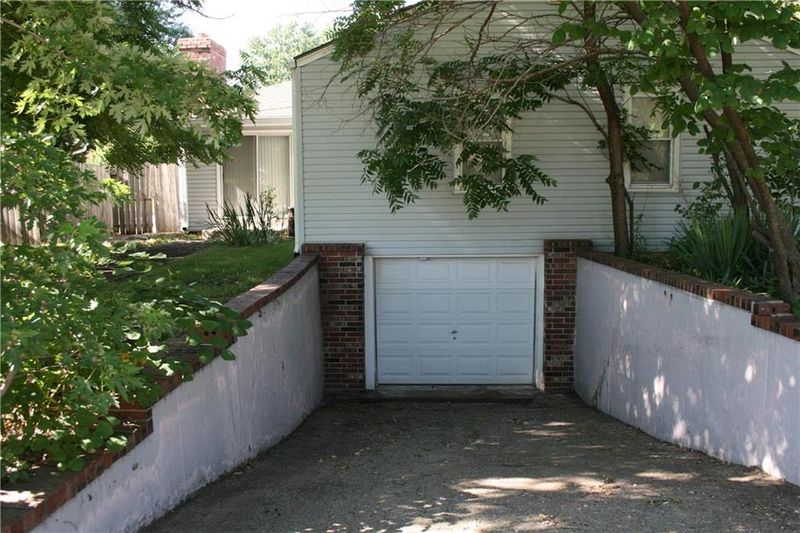 7420 Appleton Ave, Raytown, MO 64133