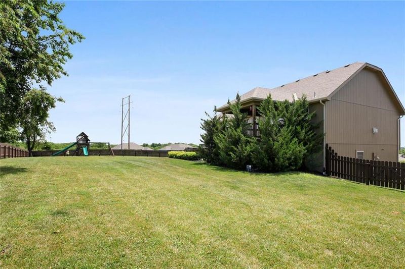 9423 N Wayne Ct, Kansas City, MO 64155