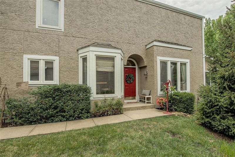 12508 Barkley St, Overland Park, KS 66209