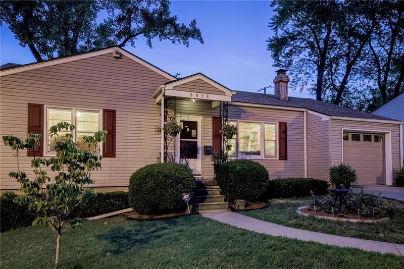 8838 Daniel Boone Rd, Kansas City, MO 64114