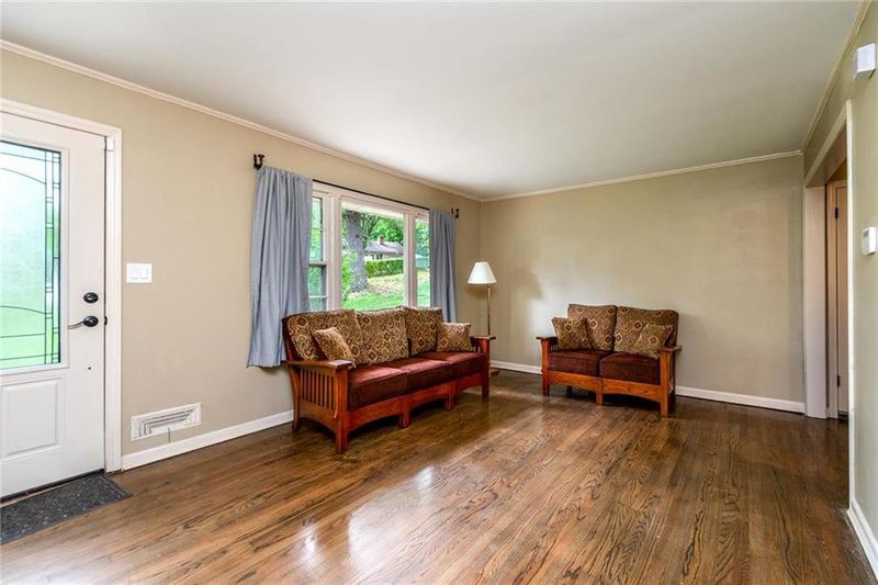 106 E 96th St, Kansas City, MO 64114