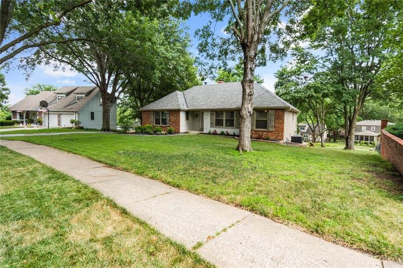 12121 Summit St, Kansas City, MO 64145