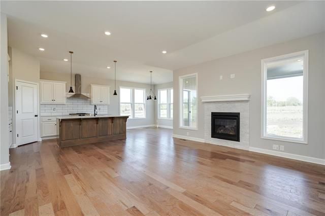 2918 SW Arboridge Dr, Lee's Summit, MO 64082