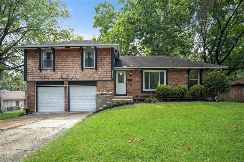 9309 Carter St, Overland Park, KS 66212