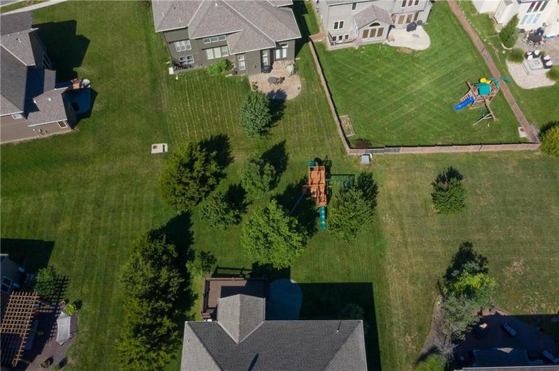 16204 Bluejacket St, Overland Park, KS 66221
