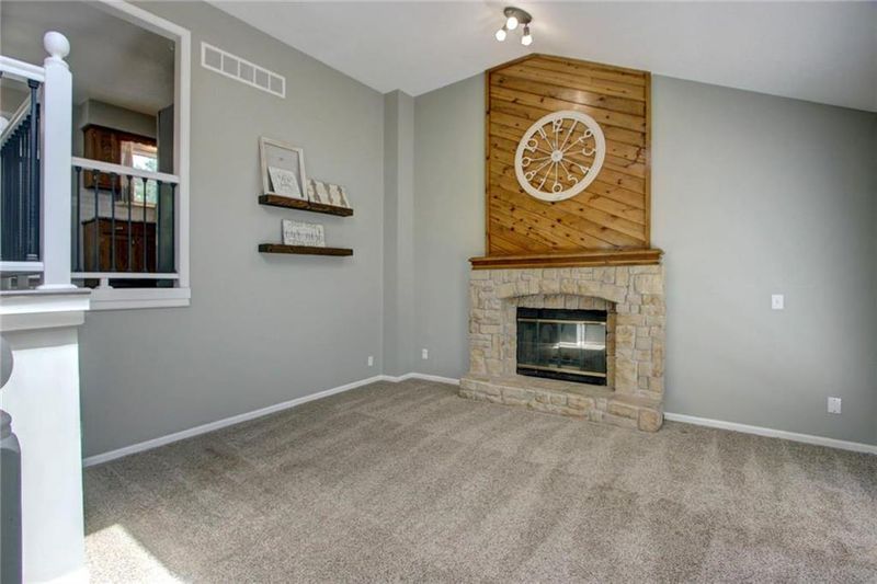 14924 W 149th St, Olathe, KS 66062