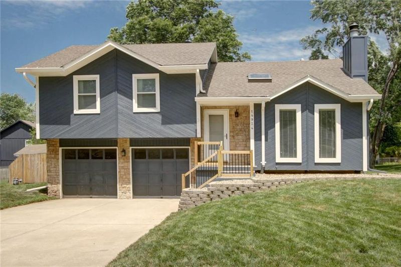 14924 W 149th St, Olathe, KS 66062
