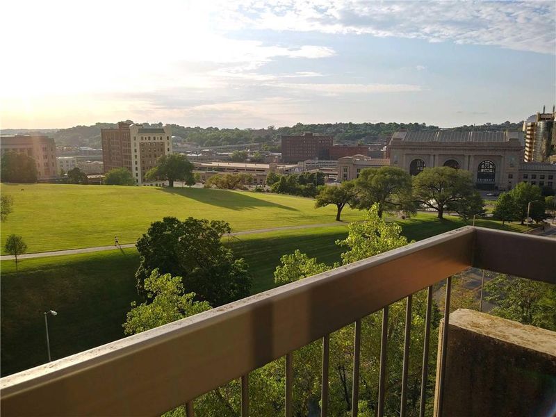 2525 Main #705 St, Kansas City, MO 64108