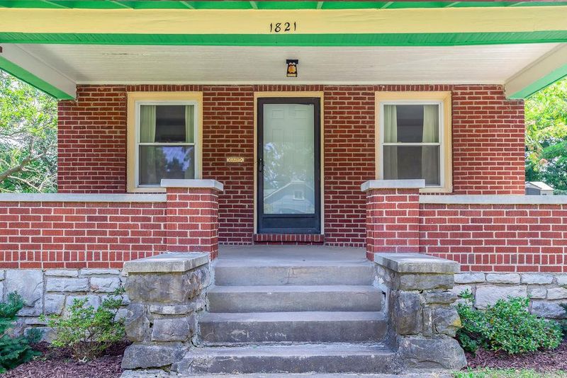 1821 E 83rd St, Kansas City, MO 64132