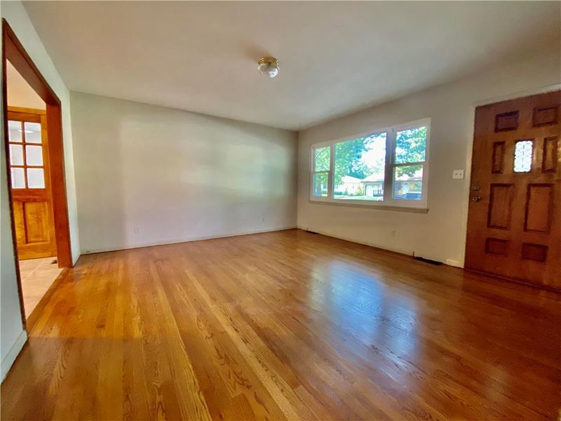 4513 E 111th Ter, Kansas City, MO 64137