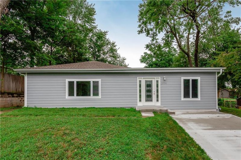 2938 S 9th Pl, Kansas City, KS 66103