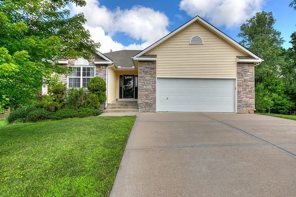 5066 NW Woodside Dr, Riverside, MO 64150