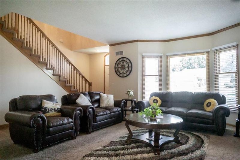 8601 W 155th Ter, Overland Park, KS 66223