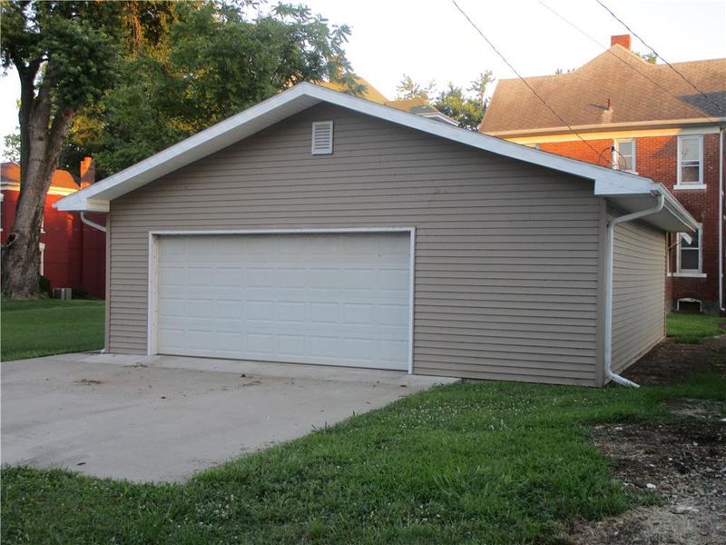 1115 Kansas Ave, Atchison, KS 66002