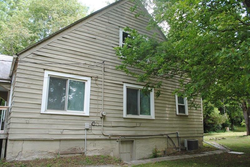 727 S 72nd St, Kansas City, KS 66111