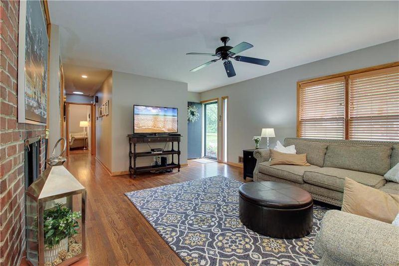 8603 Belleview Ave, Kansas City, MO 64114