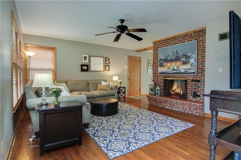 8603 Belleview Ave, Kansas City, MO 64114