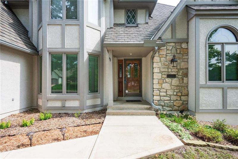 12413 Beverly St, Overland Park, KS 66207