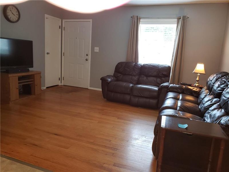 8614 E 96th Pl, Kansas City, MO 64134