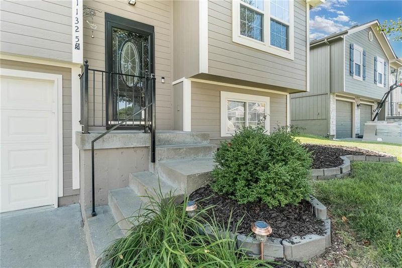11325 Central St, Kansas City, MO 64155