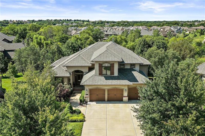 11205 W 165th St, Overland Park, KS 66062