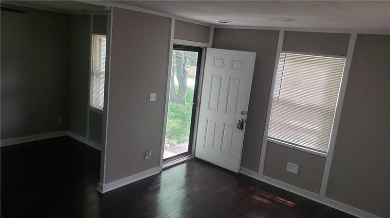 1008 NE 43rd Ter, Kansas City, MO 64116