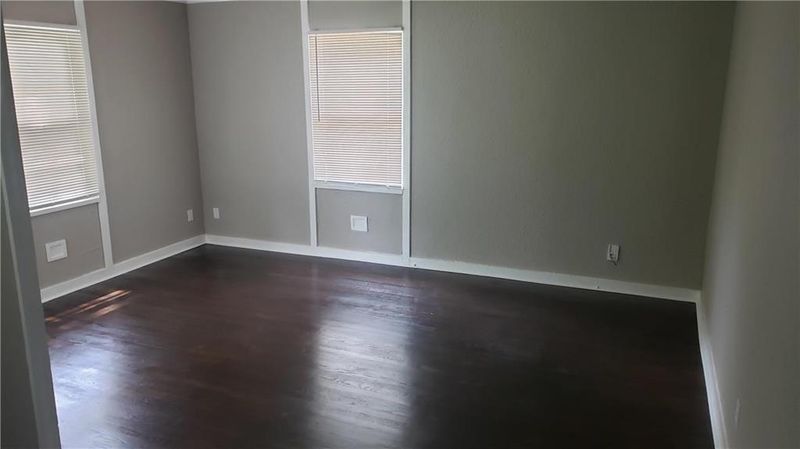 1008 NE 43rd Ter, Kansas City, MO 64116