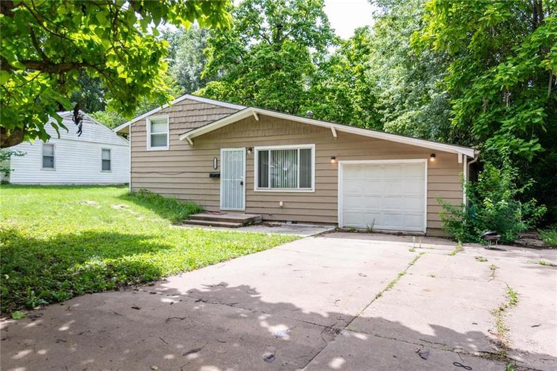11300 Marsh Ave, Kansas City, MO 64134