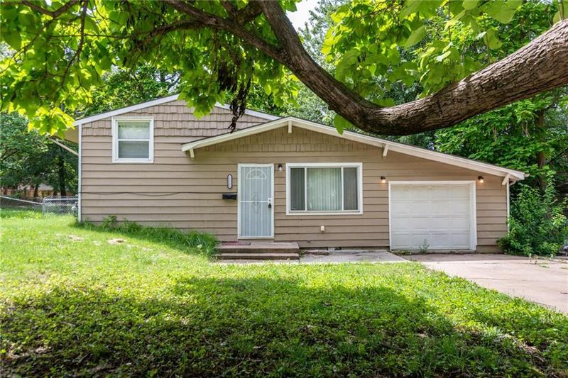 11300 Marsh Ave, Kansas City, MO 64134