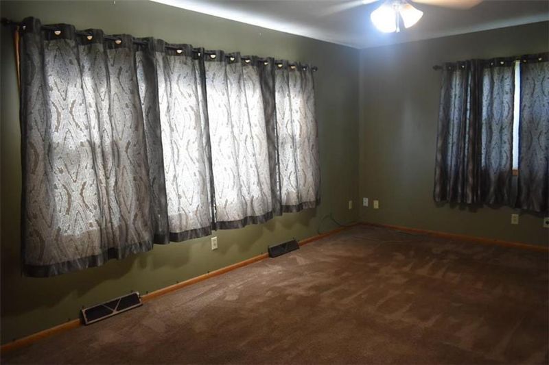 106 Oak St, Nortonville, KS 66060
