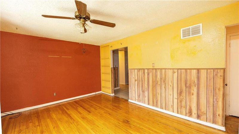 6939 Myrtle Ave, Kansas City, MO 64132