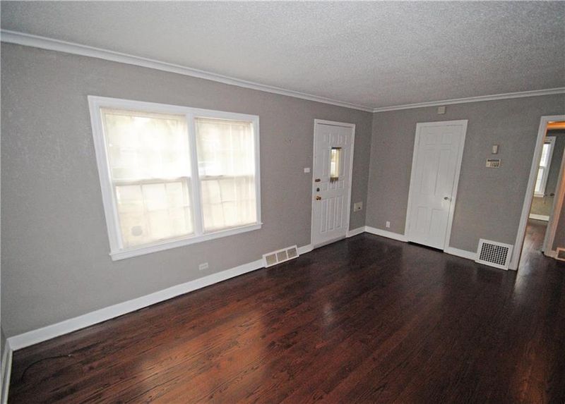 8037 Washington St, Kansas City, MO 64114