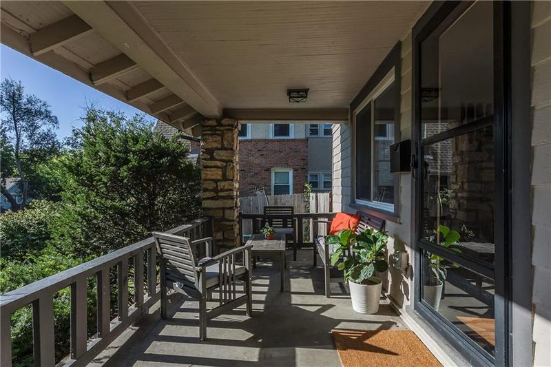 4924 Tracy Ave, Kansas City, MO 64110