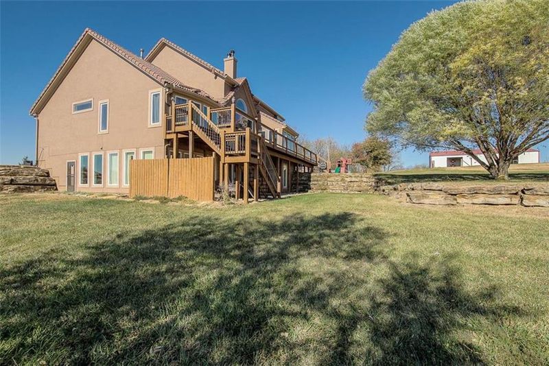 10801 NE Reinking Rd, Kansas City, MO 64156