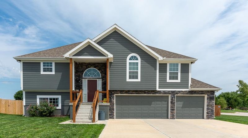 12802 Lathrop Ave, Kansas City, KS 66109