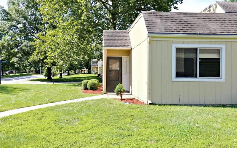 822 E 121st Ter, Kansas City, MO 64146