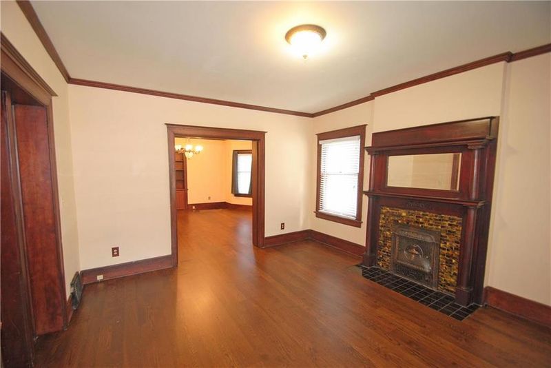 3325 Wyandotte St, Kansas City, MO 64111